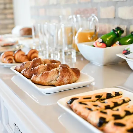 Lucilla - And Pool Hétvégi ház Potenza Picena