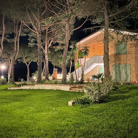 Hétvégi ház Lucilla - And Pool *