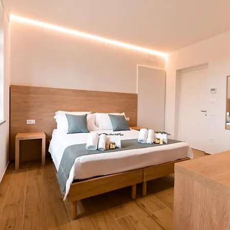 Villa Lucilla - Rooms And Pool Gospodarstwo wiejskie Potenza Picena