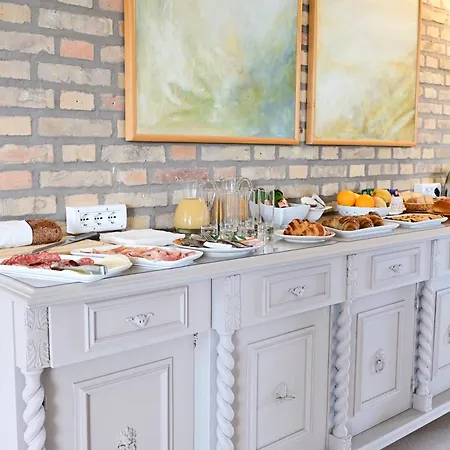 Villa Lucilla - Rooms And Pool * Potenza Picena