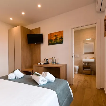 Villa Lucilla - Rooms And Pool Gospodarstwo wiejskie