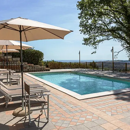 Gospodarstwo wiejskie Villa Lucilla - Rooms And Pool